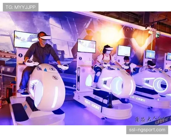 慕尼黑足球博物馆内，学生们通过VR设备“亲历”三冠王赛季的经典时刻